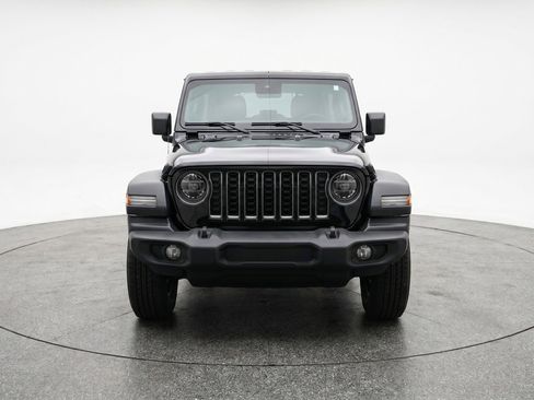 Used 2025 Jeep Wrangler Unlimited Sport AWD/4WD image 2