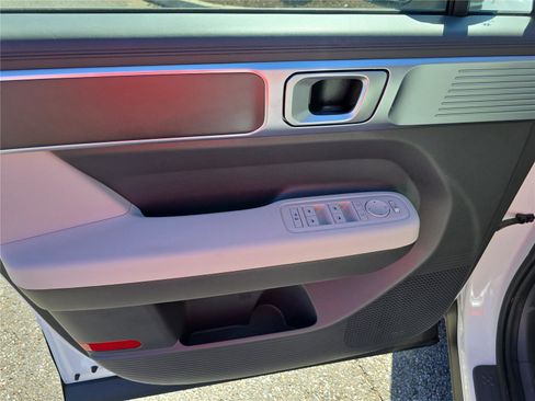 Used 2025 Hyundai Santa Fe SE image 17