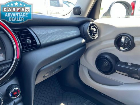 Used 2017 MINI Cooper 4-Door Hardtop FWD image 15