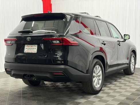 Used 2025 Toyota Grand Highlander AWD image 8