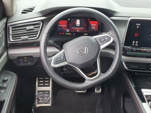 Used 2024 Volkswagen Atlas Peak Edition SE AWD/4WD image 13