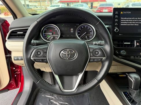 Certified 2022 Toyota Camry XLE image 22