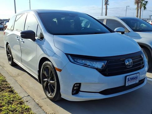 Certified 2024 Honda Odyssey Sport image 1
