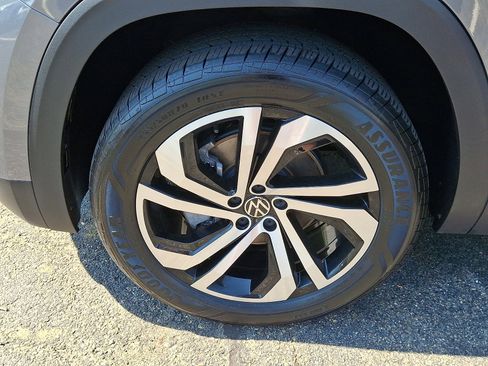 Used 2023 Volkswagen Atlas SEL AWD/4WD image 28