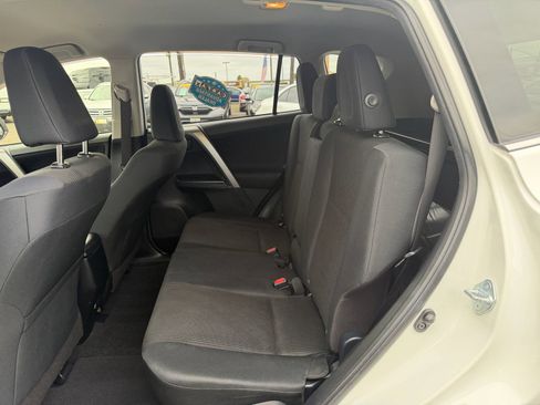 Used 2016 Toyota RAV4 LE AWD/4WD image 11