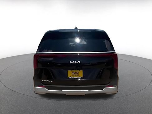 Used 2026 Kia Carnival FWD image 11