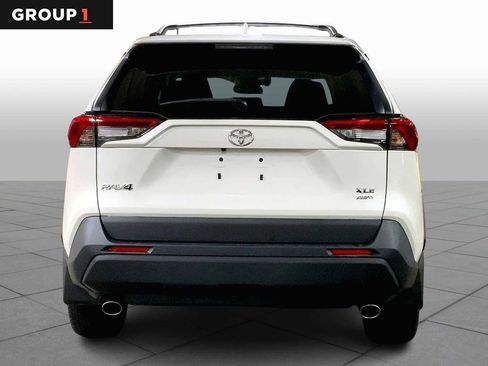 Certified 2022 Toyota RAV4 XLE Premium image 4