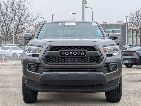 Used 2022 Toyota Tacoma SR AWD/4WD image 2
