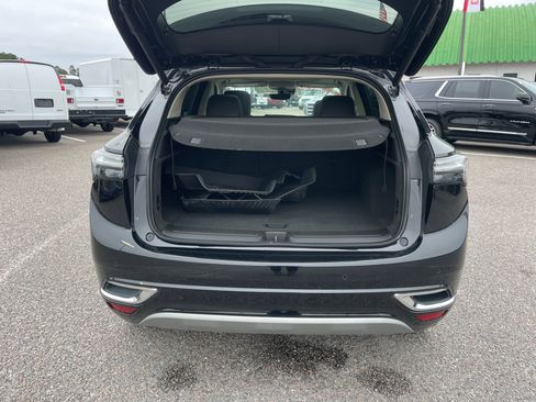 Used 2022 Buick Envision Avenir w/ Technology Package II image 25