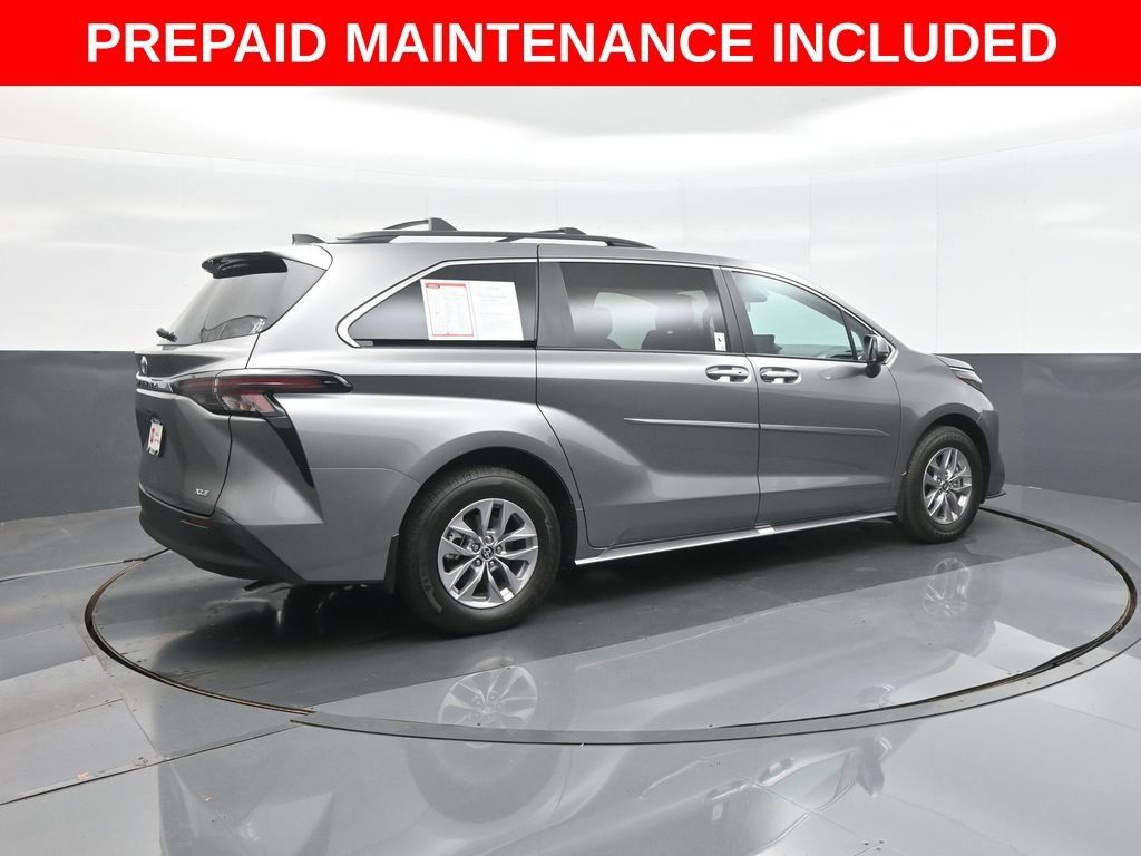 Certified 2026 Toyota Sienna XLE FWD image 7
