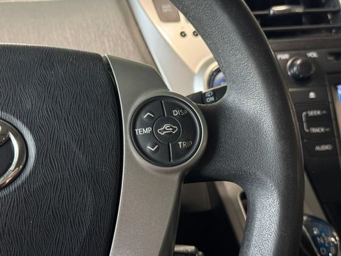 Used 2014 Toyota Prius V Three FWD image 27