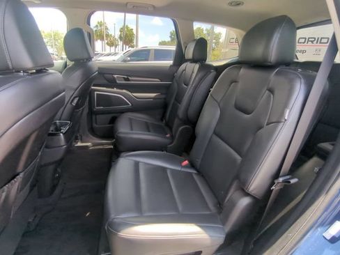Used 2025 Kia Telluride S AWD/4WD image 17