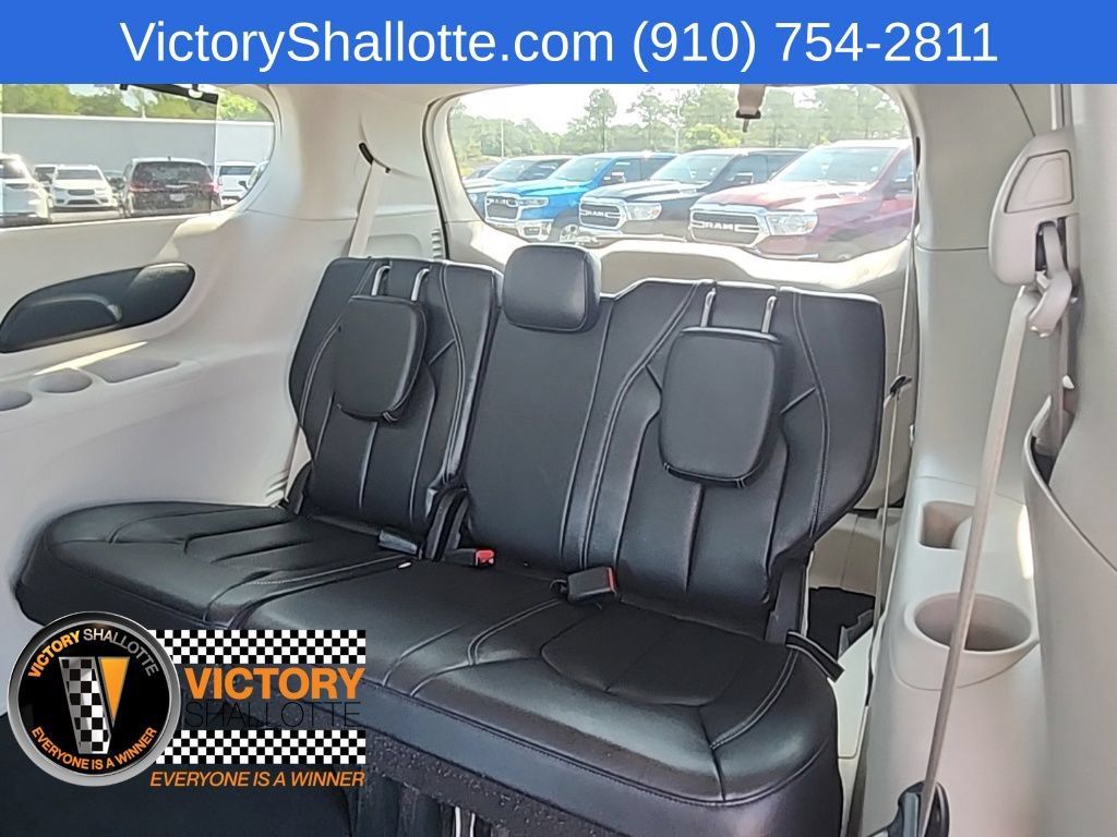 Certified 2022 Chrysler Pacifica Touring-L FWD image 29