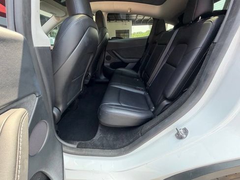 Used 2023 Tesla Model Y Long Range AWD/4WD image 33