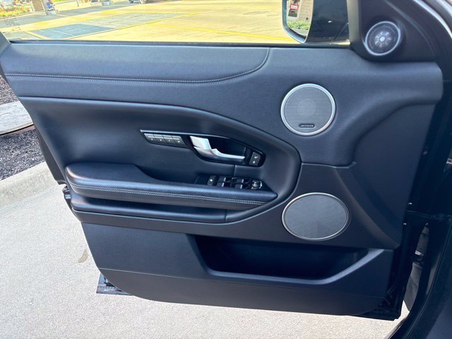 Used 2017 Land Rover Range Rover Evoque SE AWD/4WD image 23