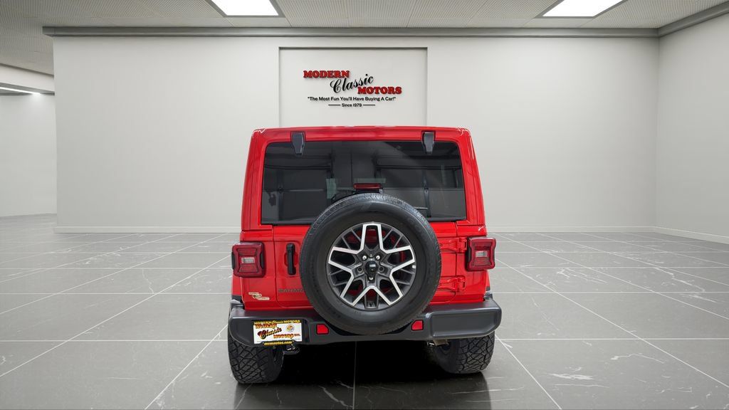 Used 2025 Jeep Wrangler Unlimited Sahara AWD/4WD image 6