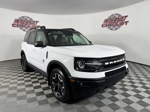 Used 2022 Ford Bronco Sport Outer Banks w/ Tech Package AWD/4WD image 9