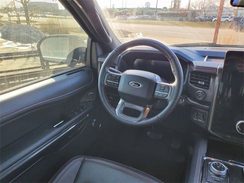 Used 2024 Ford Expedition Limited image 7