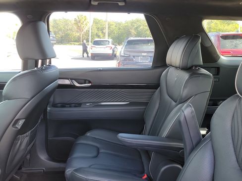 Used 2023 Hyundai Palisade Calligraphy image 8