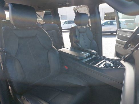 Used 2023 Jeep Wagoneer L Series II image 10