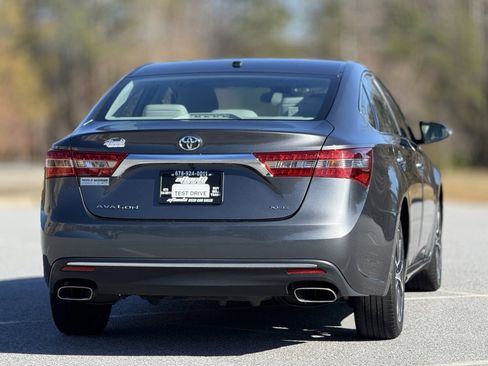 Used 2017 Toyota Avalon XLE image 6