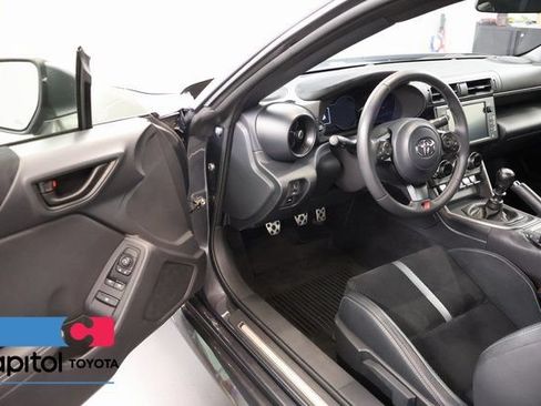 Certified 2025 Toyota GR86 Premium w/ ALL Weather Mat Package (TMS) RWD image 9
