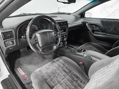 Used 2000 Chevrolet Camaro Z28 w/ SS Performance/Appearance Pkg image 32