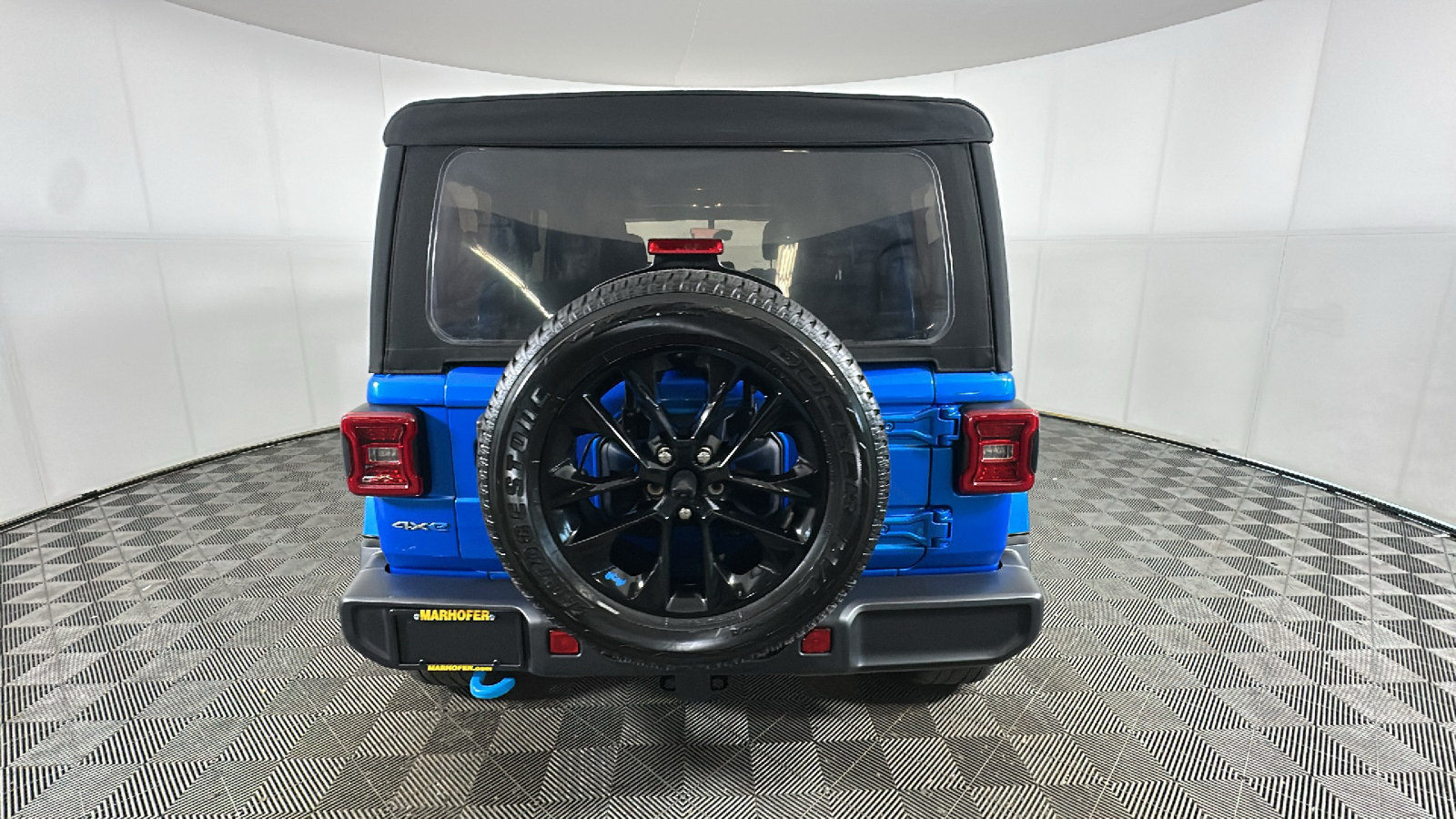 Used 2023 Jeep Wrangler Unlimited Sahara w/ Cold Weather Group AWD/4WD image 4