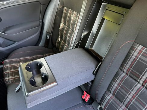 Used 2012 Volkswagen GTI 4-Door image 38