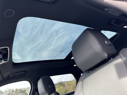 New 2026 Land Rover Range Rover Velar Dynamic SE image 10