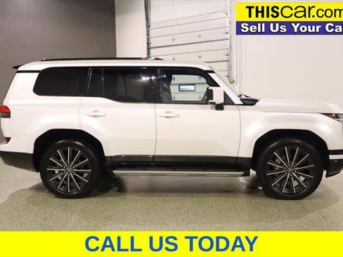 Used 2024 Lexus GX 550 w/ Accessory Package (2T) AWD/4WD image 9