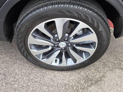 Used 2022 Buick Encore Preferred w/ Safety Package AWD/4WD image 5