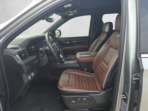 Used 2023 GMC Yukon XL Denali Ultimate image 16