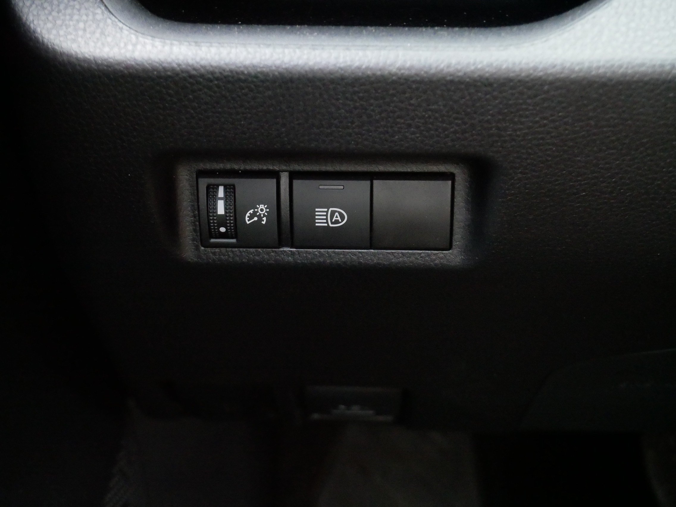 Certified 2025 Toyota RAV4 XLE AWD/4WD image 27