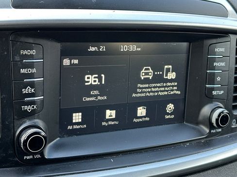 Used 2020 Kia Sorento S image 22