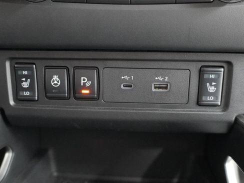 Used 2024 Nissan Frontier SV w/ SV Convenience Package RWD image 29