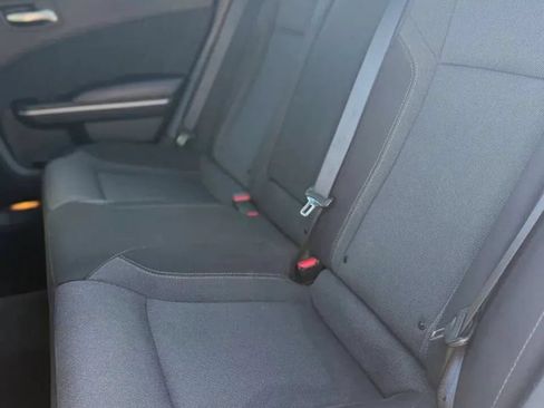 Used 2019 Dodge Charger SXT RWD image 18