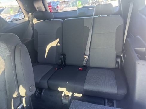 Used 2022 Chevrolet Traverse LT image 23