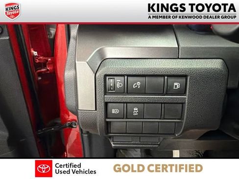 Used 2025 Toyota 4Runner SR5 AWD/4WD image 25