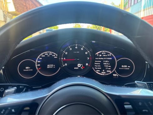 Used 2018 Porsche Panamera 4 image 17