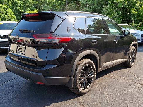 Used 2026 Nissan Rogue Dark Armor AWD/4WD image 6