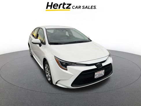 Used 2025 Toyota Corolla LE image 1