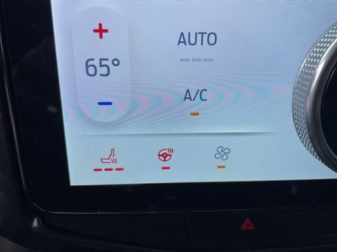 Used 2023 Ford Expedition Limited image 17