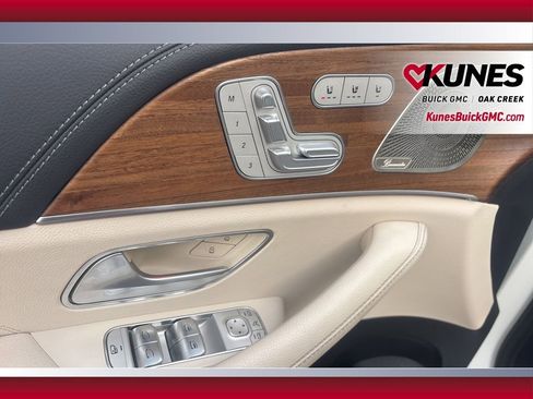 Used 2022 Mercedes-Benz GLS 450 4MATIC image 9