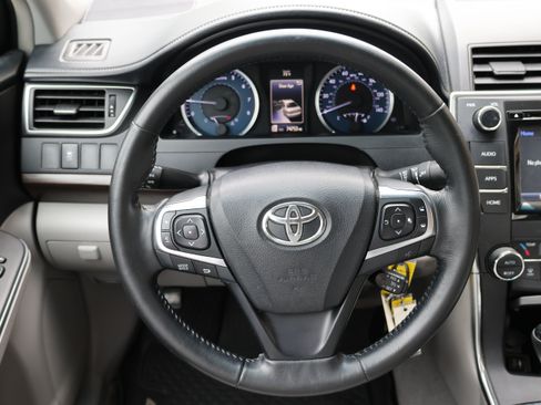 Used 2016 Toyota Camry XLE FWD image 21