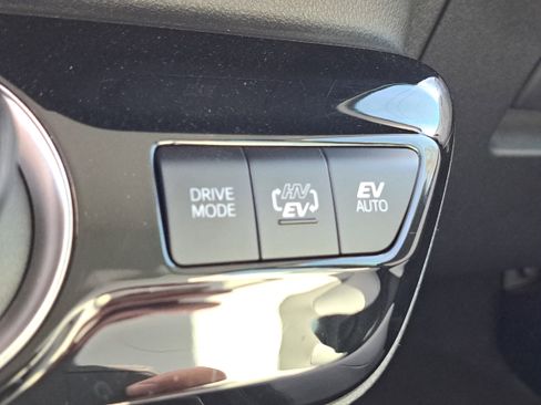 Certified 2022 Toyota Prius Prime Limited image 27