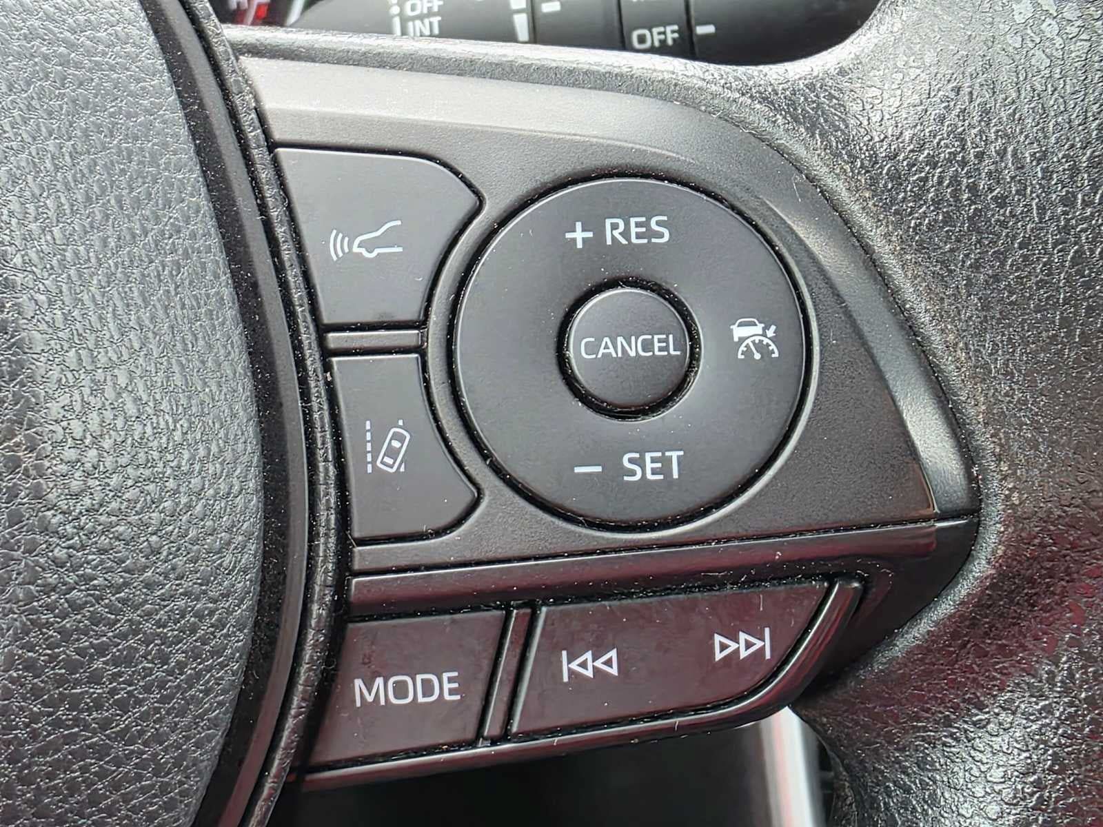 Used 2023 Toyota RAV4 XLE FWD image 31