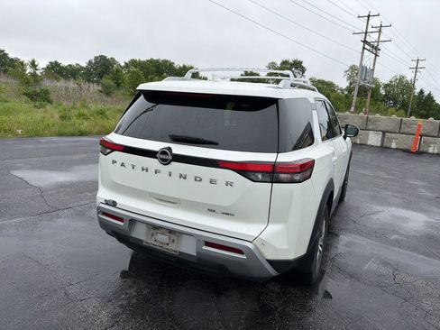 Used 2022 Nissan Pathfinder SL AWD/4WD image 7