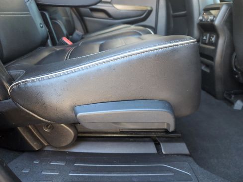 Used 2019 GMC Acadia Denali AWD/4WD image 22