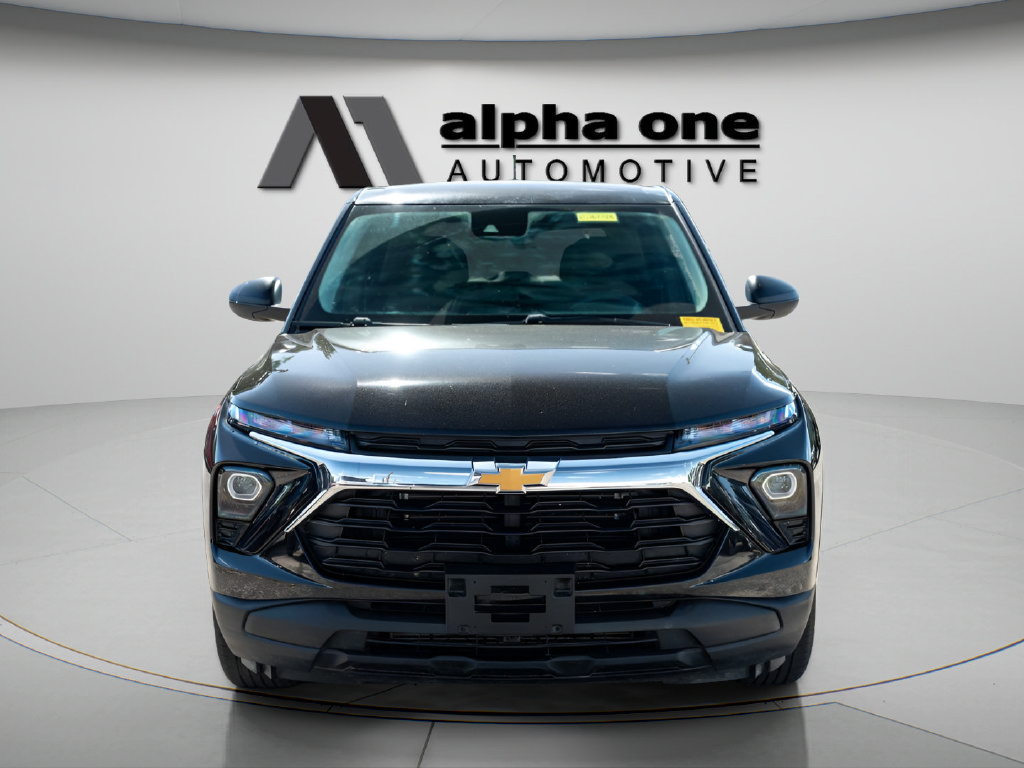 Used 2025 Chevrolet TrailBlazer LS w/ LS Convenience Package FWD image 2
